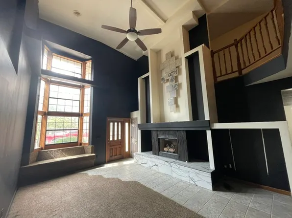 1227 S Wake Rd, New Berlin, IL 62670