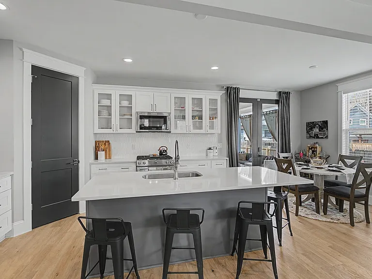 622 N 2nd St — Photo 21