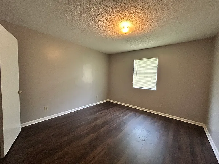 2710 S Taft St #7 — Photo 5