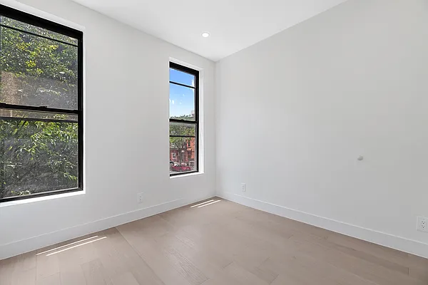 Rented by REAL New York | media 29