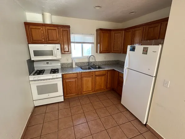 370 Walnut Ave APT 15, Carlsbad, CA 92008