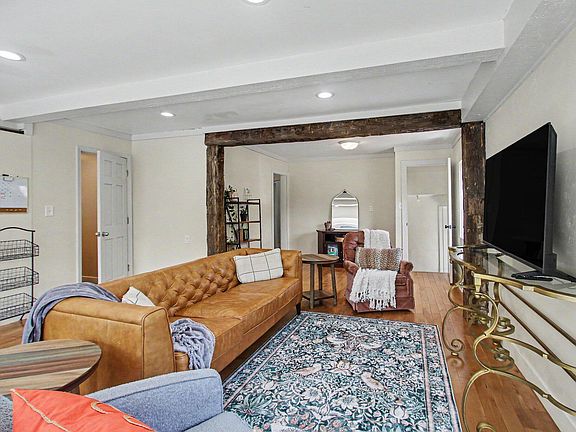 5th image of 1222 W 32nd St