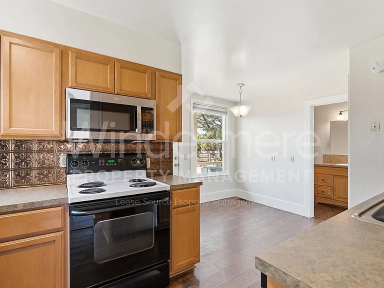 914 E Indiana Ave — Photo 15