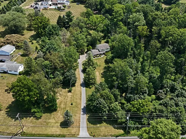1200 N Manor Rd, Honey Brook, PA 19344