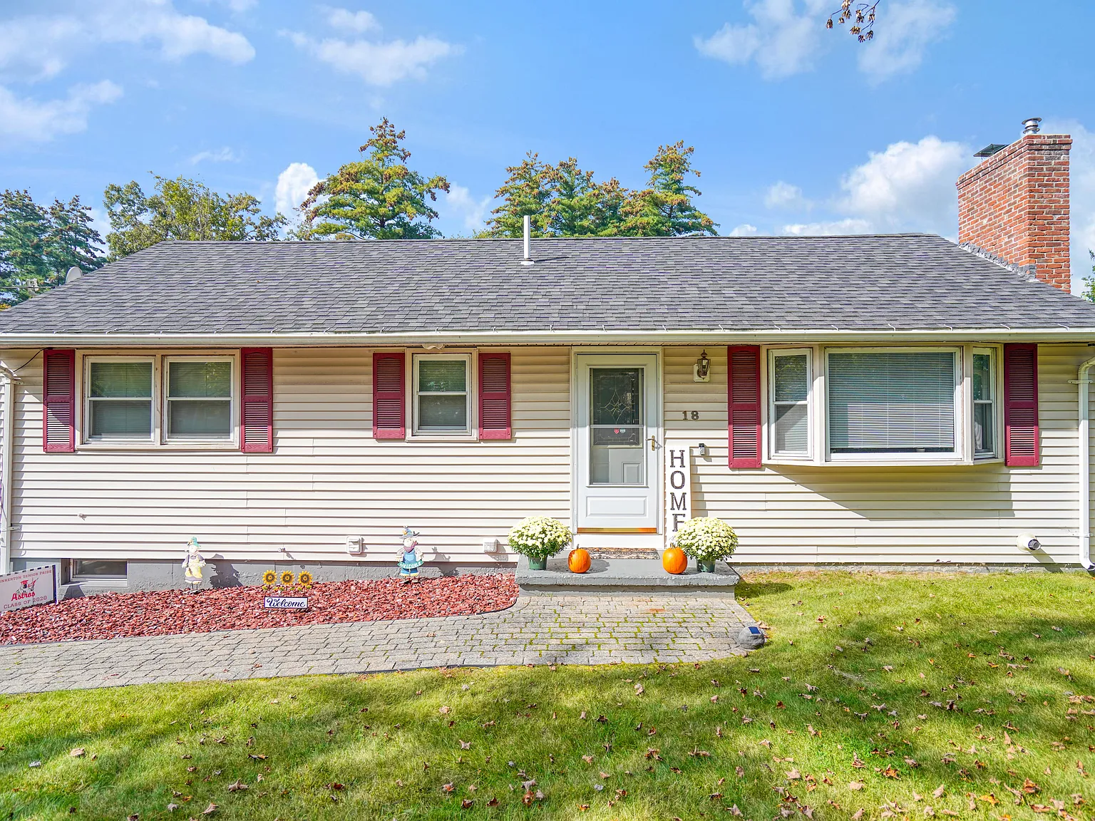 3 bed, 1.5 bath, 2180 sqft, $4,195 — Photo 3