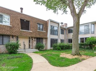 2840 Mitchell Dr APT 1, Woodridge, IL 60517