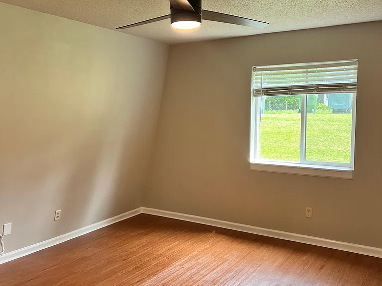 511 Poplar St #D — Photo 16