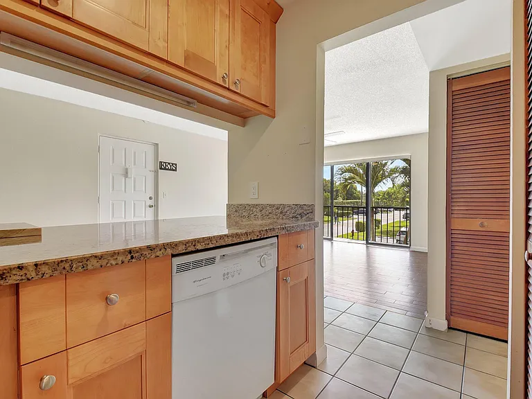 616 Sea Pine Way #C2 — Photo 9