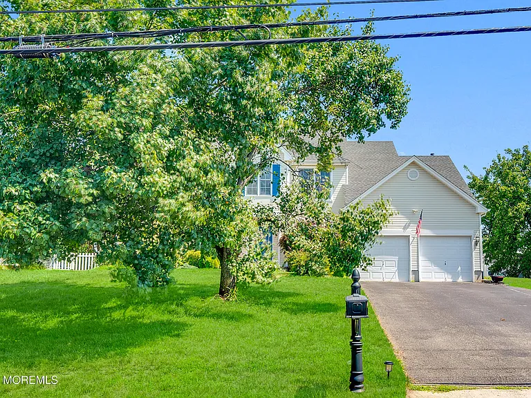 248 Compass Rd — Photo 3