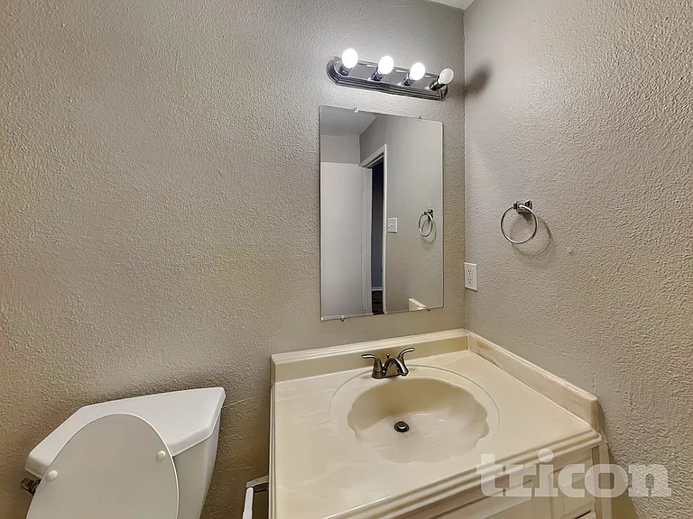 1210 Green Hill Dr — Photo 8