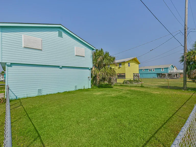 4026 Kent Dr — Photo 3