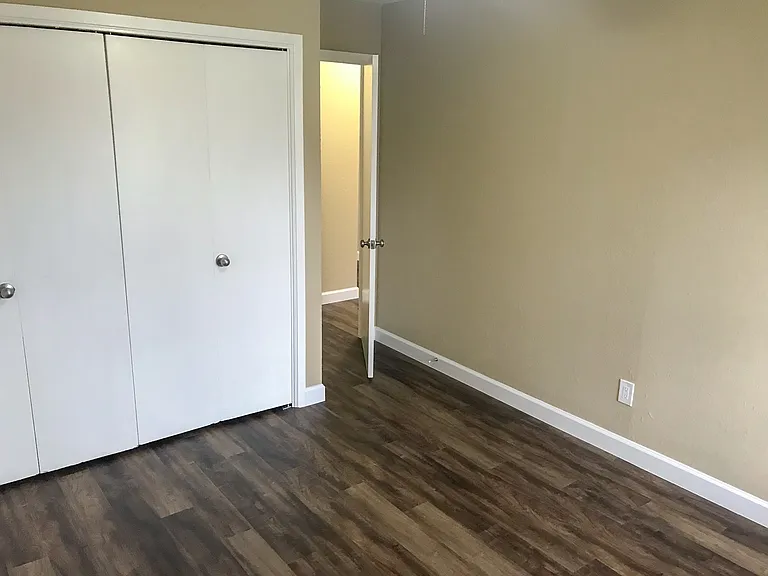 10511 Robinwood Cir — Photo 12