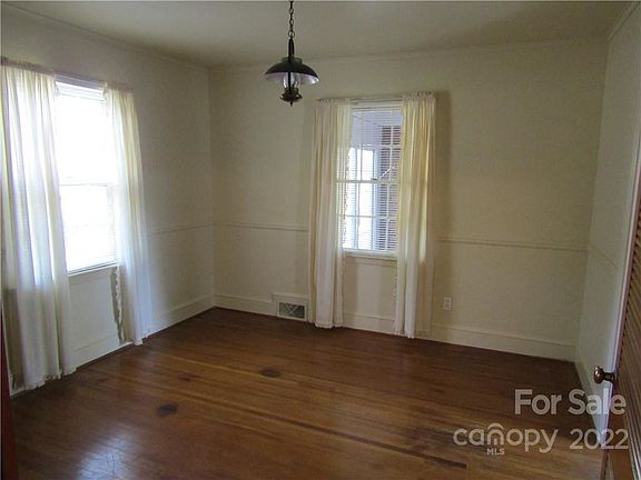 5th image of 1722 Fairfield Dr