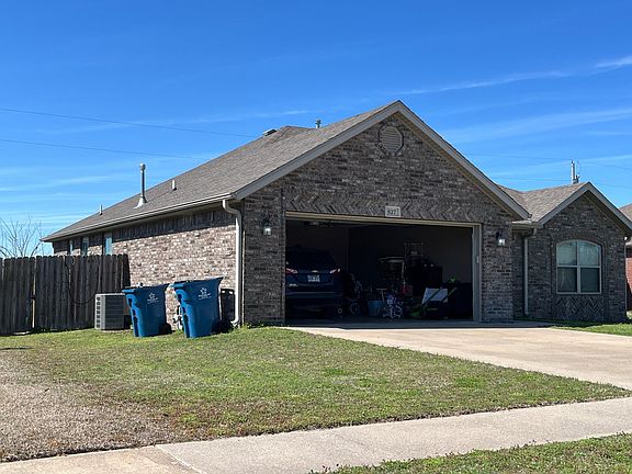 3rd image of 627 White Oak St