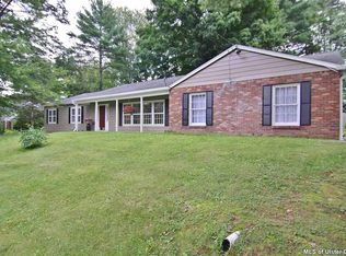 27 Arnold Dr, Kingston, NY 12401