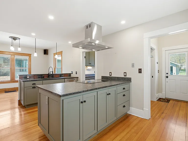 1154 Hotz Ave — Photo 7