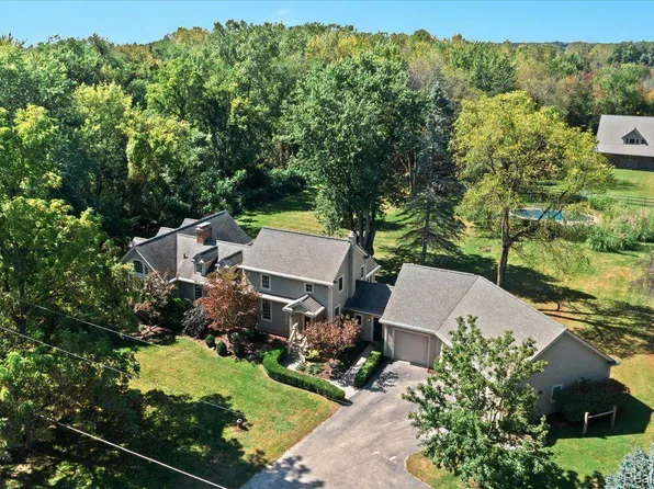 9643 Napier Rd, Northville, MI 48167