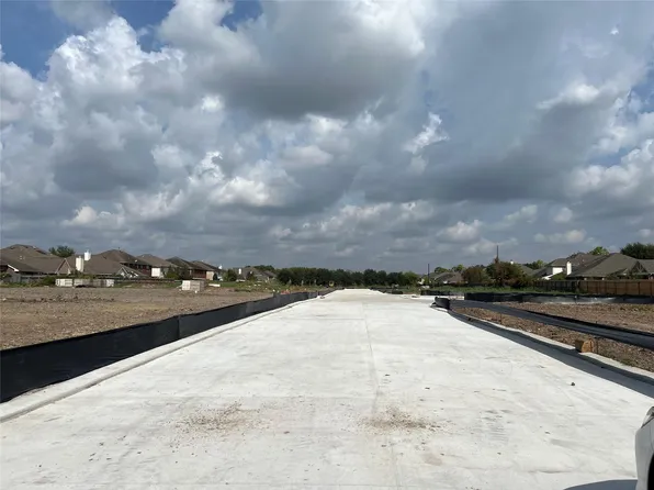12430 Alston Rd, Sugar Land, TX 77478