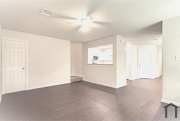 3 bed, 1810 sqft, $2,450 — Photo 4