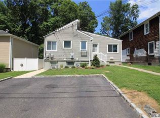 49 Terrill Ln, Kings Park, NY 11754