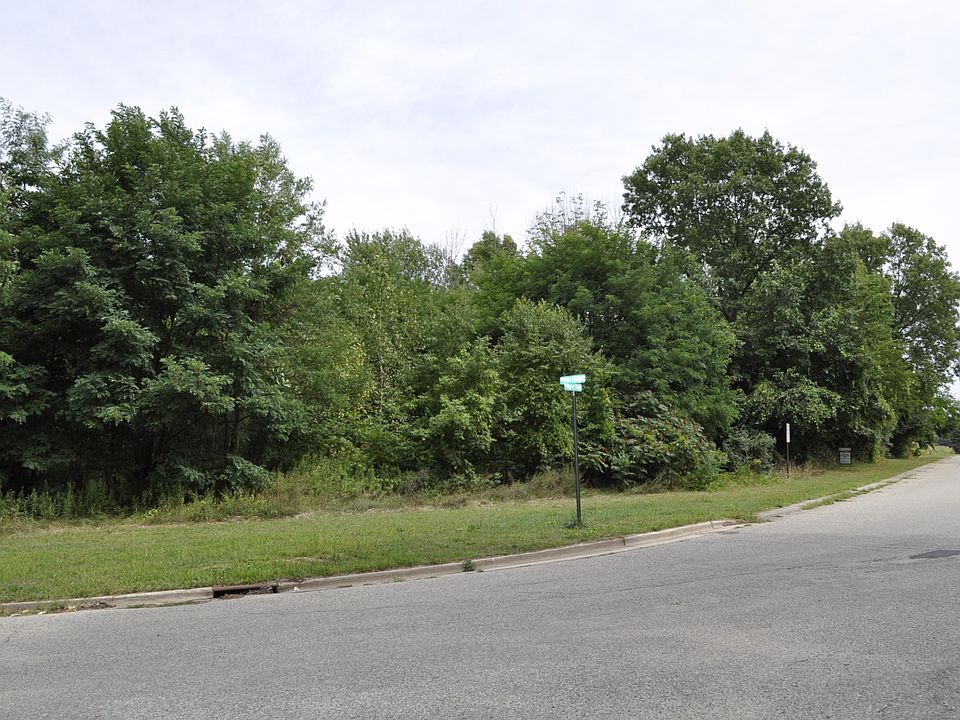 1st image of 12665 Byrne Park Dr NE