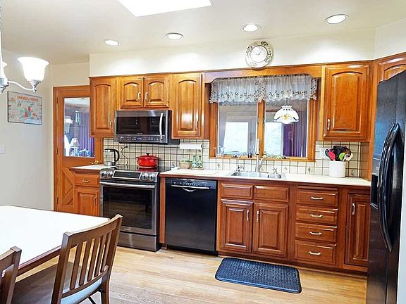 4th image of 1 Doran Dr