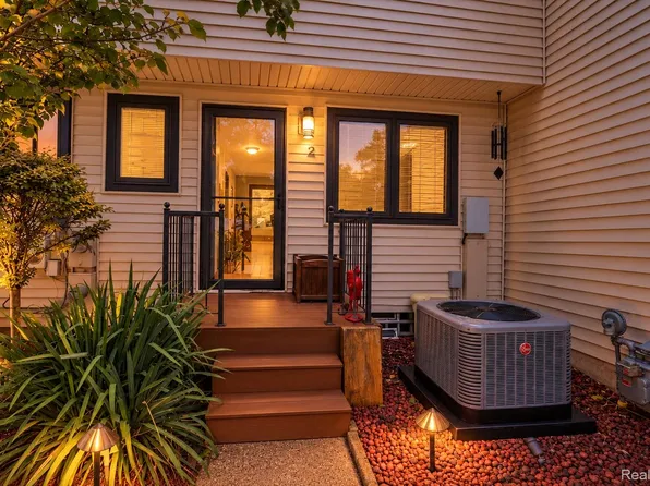 50676 Jefferson Ave, New Baltimore, MI 48047