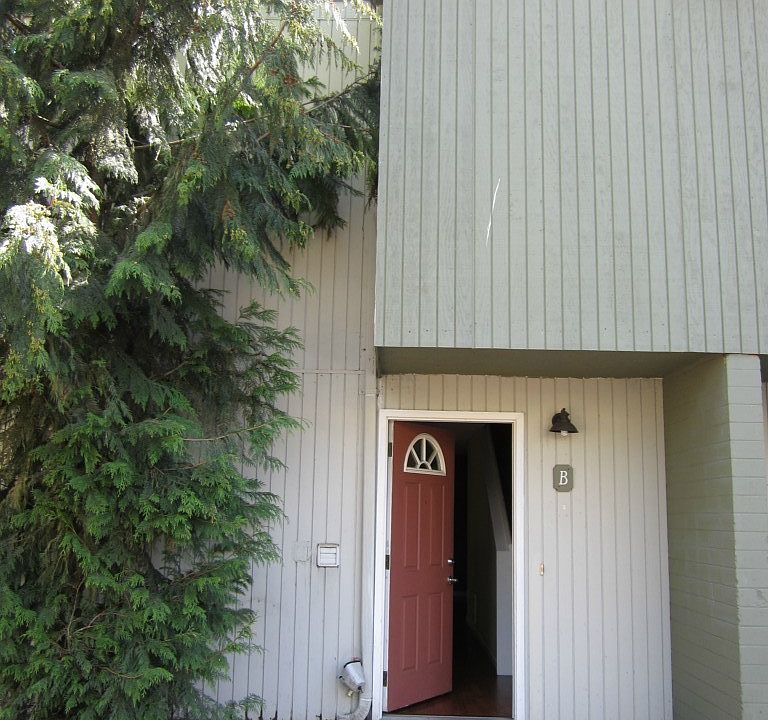 1st image of 13067 Pacific Highway S #B