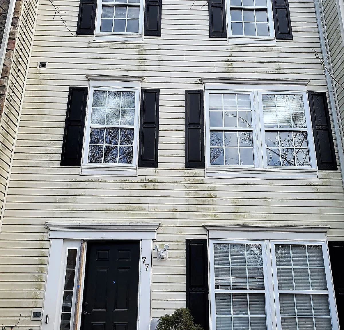 4 bed, 1690 sqft, $3,100 — Photo 1