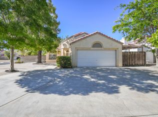 1701 E Norberry St, Lancaster, CA 93535