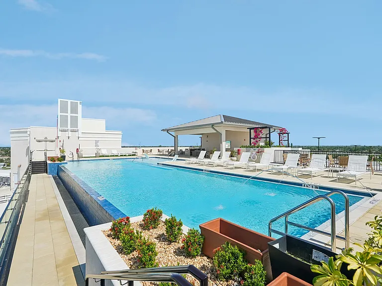Bimini Square Apartments — Photo 20