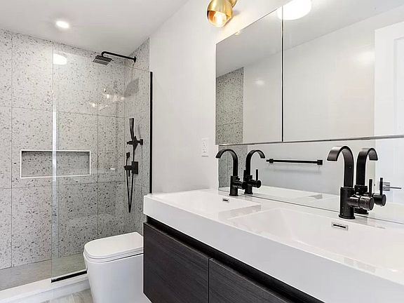 4th image of 473 Lafayette Ave #1A