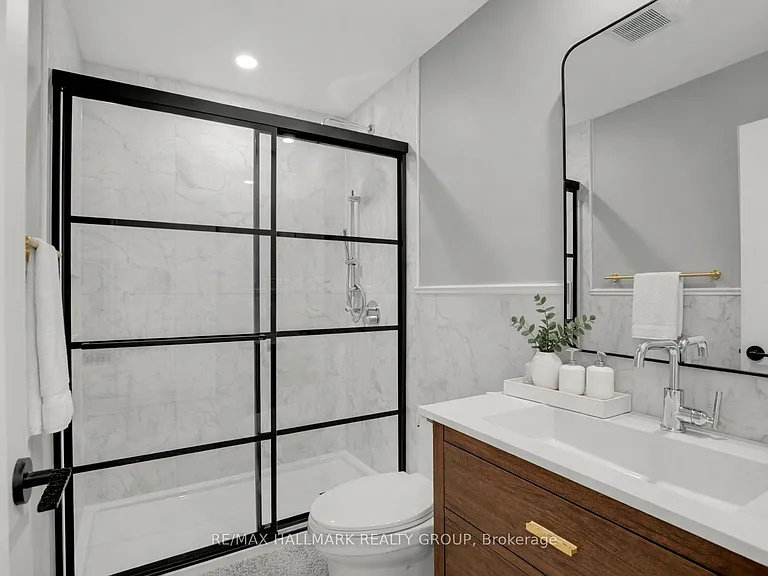 13 Ella St #3 — Photo 27