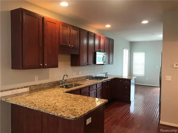 552 Graten St, Birmingham, MI 48009