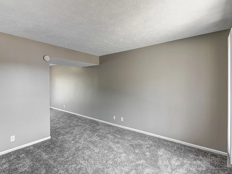 Southdale Square Apartments — Photo 19