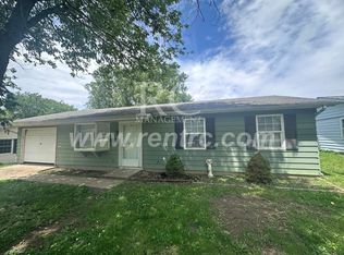 917 Timberline Dr, Danville, IL 61832