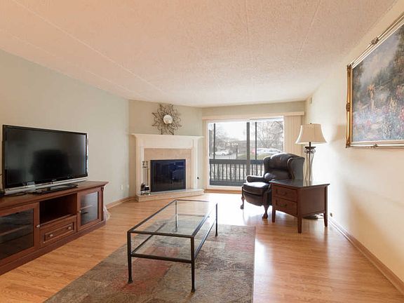 2nd image of 10401 Menard Ave APT 105