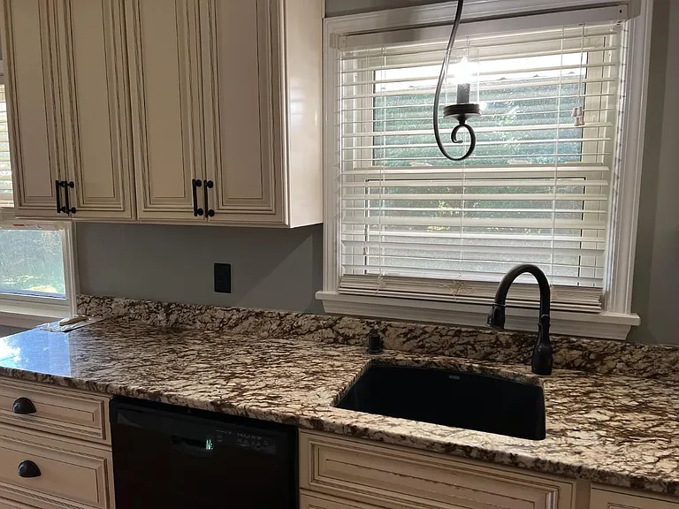 1502 Lynn Way — Photo 11