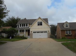 212 S Bothwell St, Palatine, IL 60067