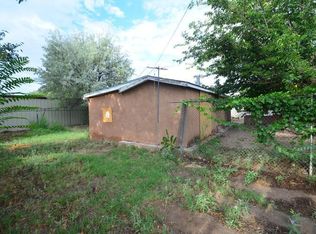 1502 Barcelona Rd SW, Albuquerque, NM 87105