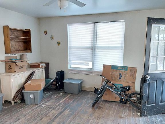 2nd image of 734 Blaine St