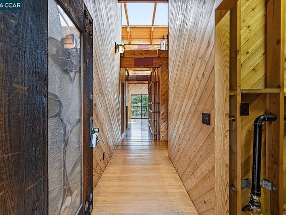 4th image of 281 Los Altos Dr