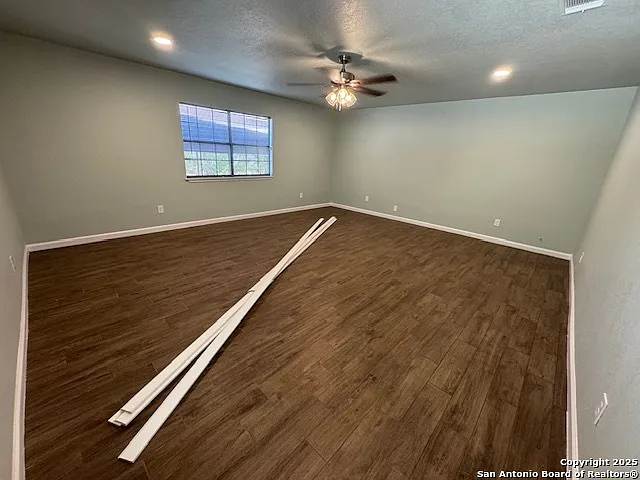 1067 Rayburn Dr — Photo 26
