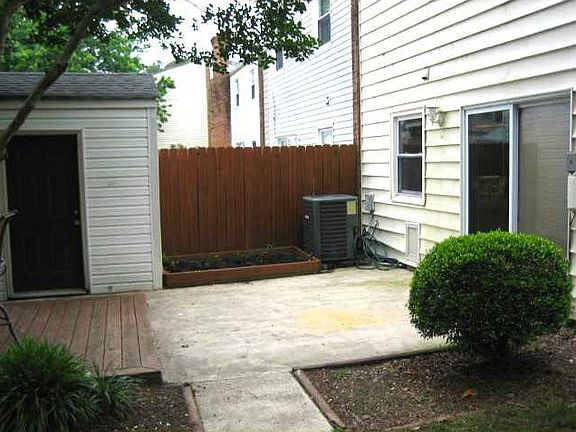 5th image of 417 Burr Oak Ct