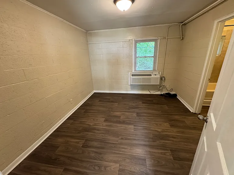 Gurley Flats — Photo 30