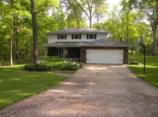 15 Poplar Dr, Paris, IL 61944
