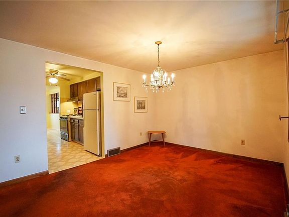 4th image of 207 Shetland Dr