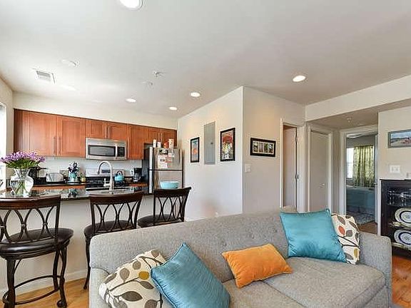 Den/Kitchen