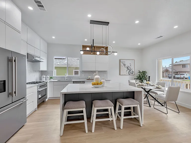 Kitchen with large Island.