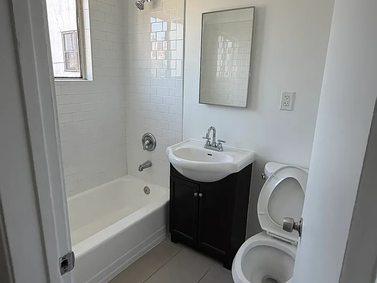 1213 Gordon St #12 — Photo 5